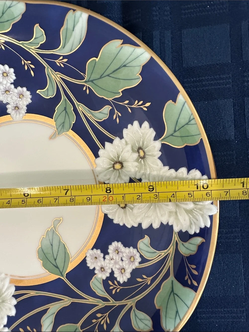 Stunning.Noritake Vintage Japanese Dish with beautiful detail raised flowers